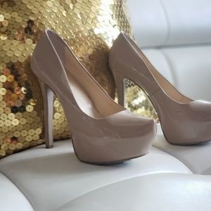 Nude pump